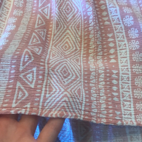 light pink tank top - Picture 2 of 4